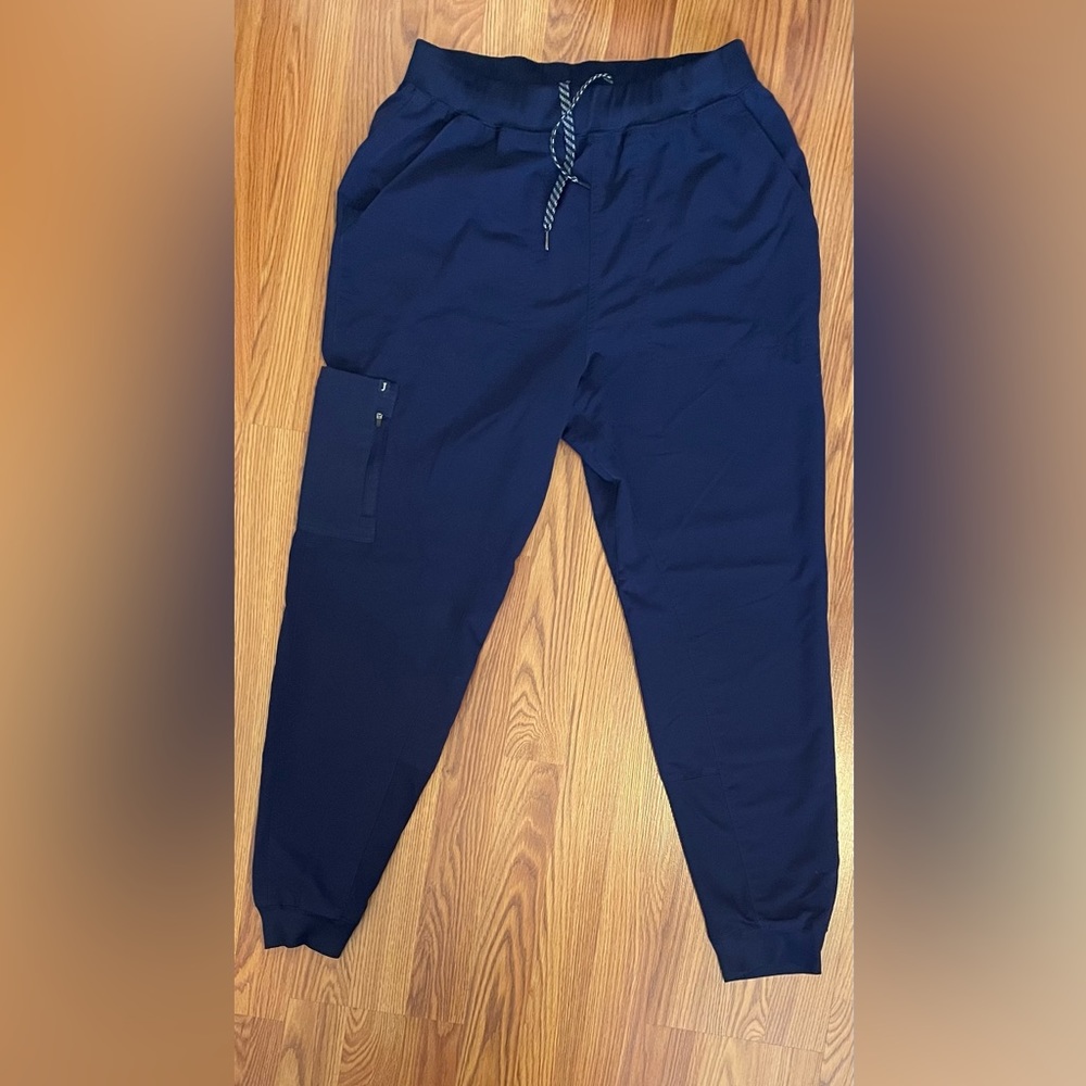 Yhane0517’s Jaanuu scrub pants